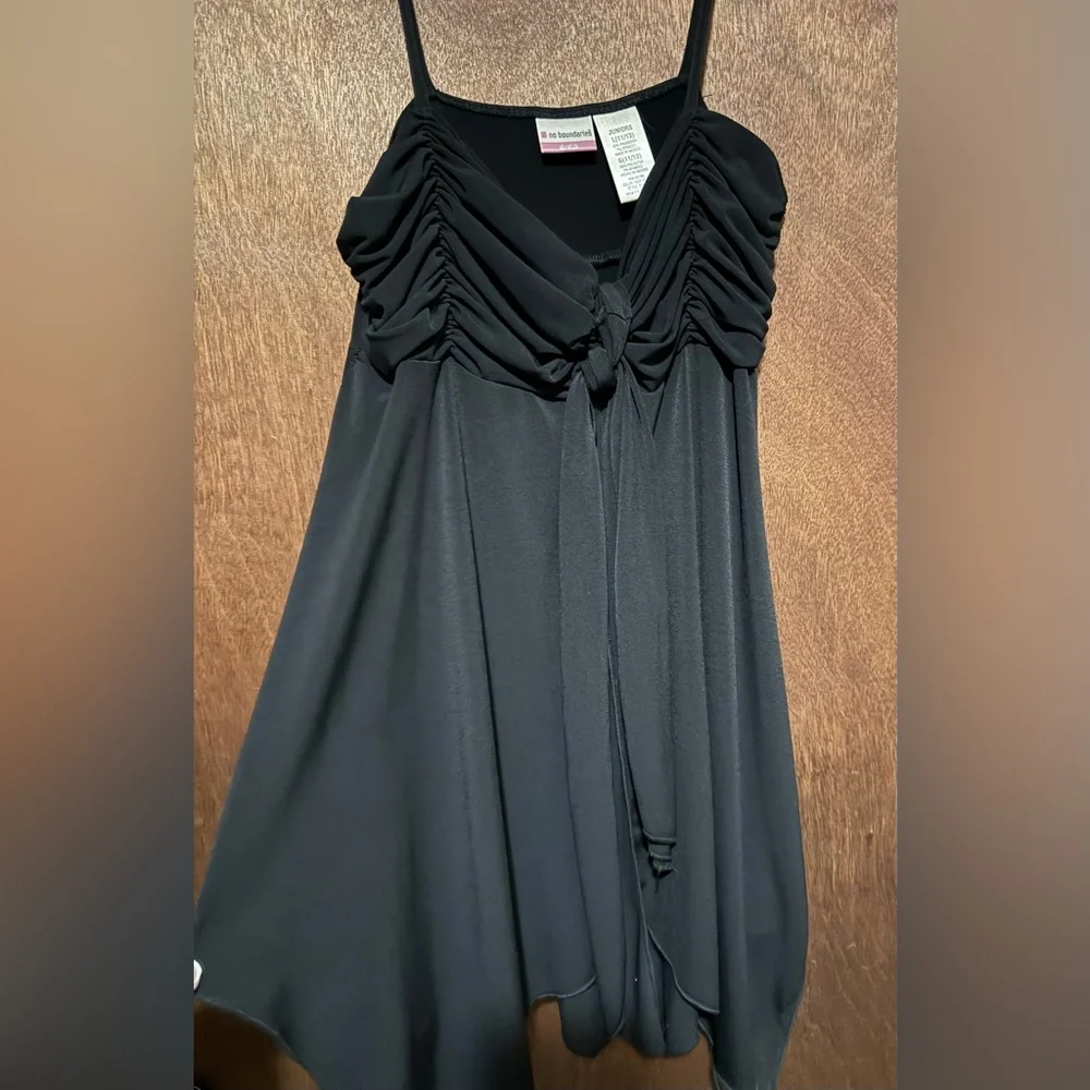 Elegant Black Women's Top - Picture 2 of 4
